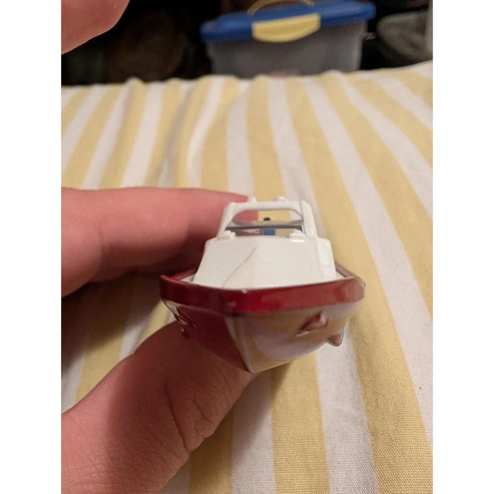 Matchbox 2000 Res Q Waver Shark Week Boat Red White Diecast Toy Vehicle MB526